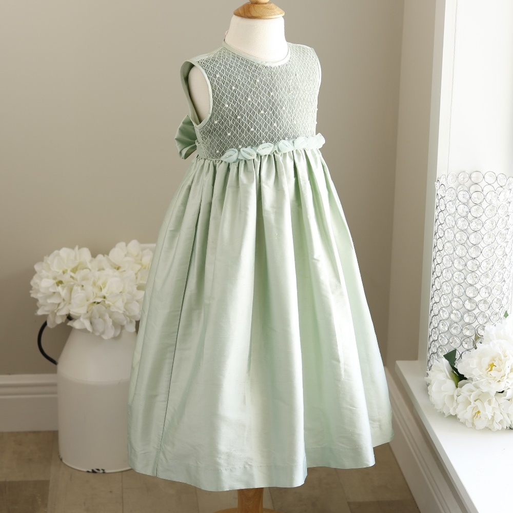 Dupioni Green Smocked Silk Dress Sleeveless Pearls Size 5 Boutique Like New